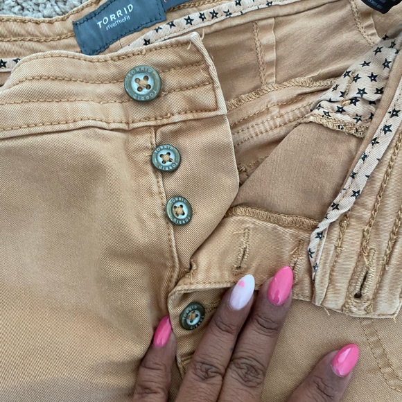 Torrid button up shorts - Picture 4 of 5